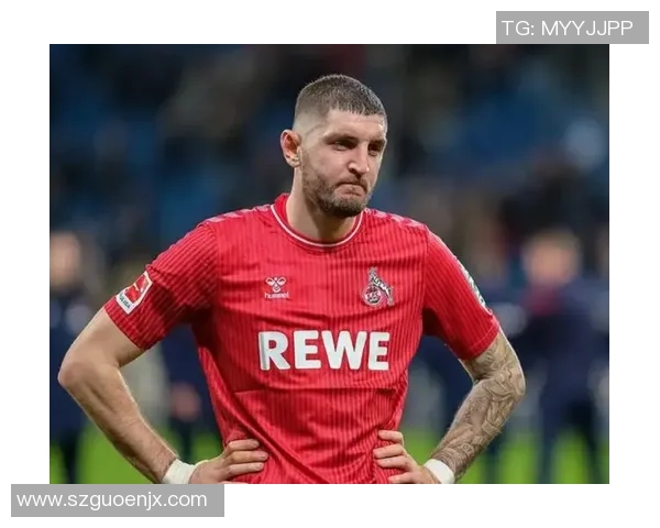 身高195厘米的足球明星如何在绿茵场上展现超凡魅力与实力