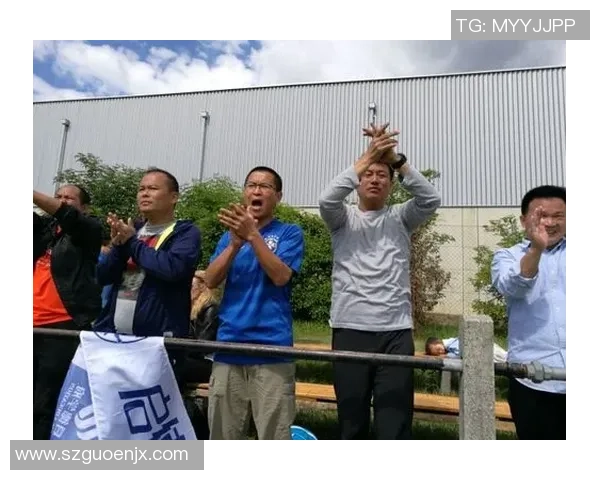 成都足球队团队协作引发热议球迷对战术配合与球员表现展开激烈讨论 成都足球队团队协作引发热议球迷对战术配合与球员表现展开激烈讨论