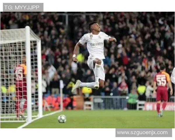 足球明星皇马中场的辉煌历程与未来发展展望 足球明星皇马中场的辉煌历程与未来发展展望